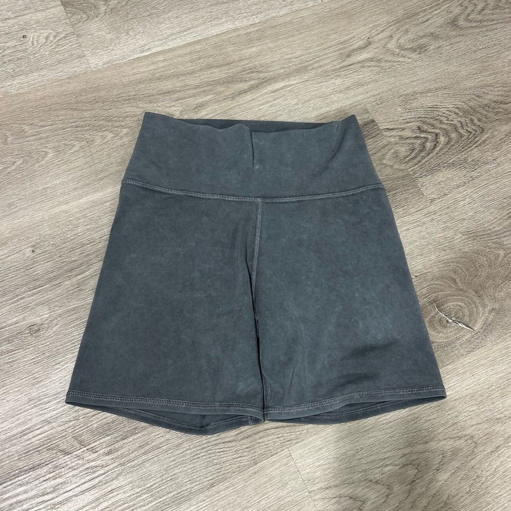 Vuori Shorts